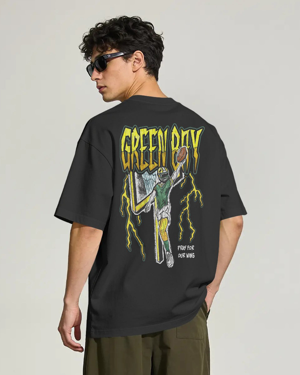 GREEN BAY FOOTBALL - HELMET 2 PREMIUM T-SHIRT